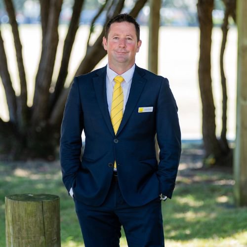 Hamish Drumm - Ray White  logo