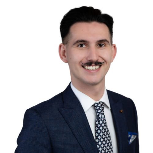 Louis McDonald - Bayleys  logo