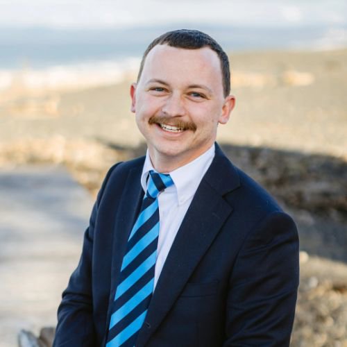 Brayden Coldicutt - Harcourts logo