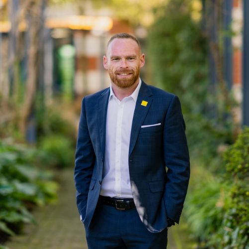 Ben McNab - Ray White  logo