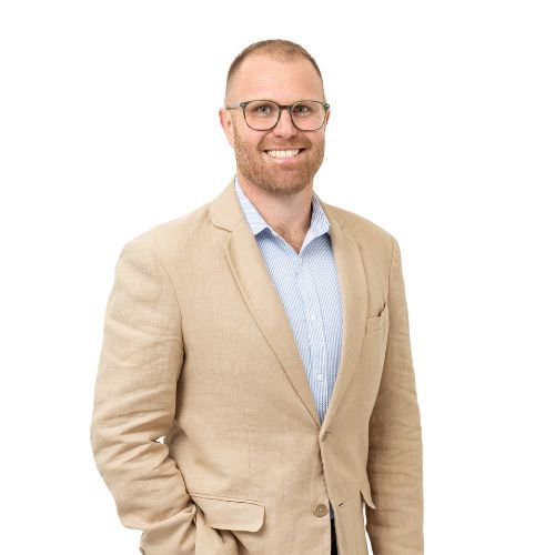 Elliot Mackie - Tremains logo